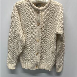 Carraigdonn made in Ireland 100% Merino wool women’s sweater, ivory, medium